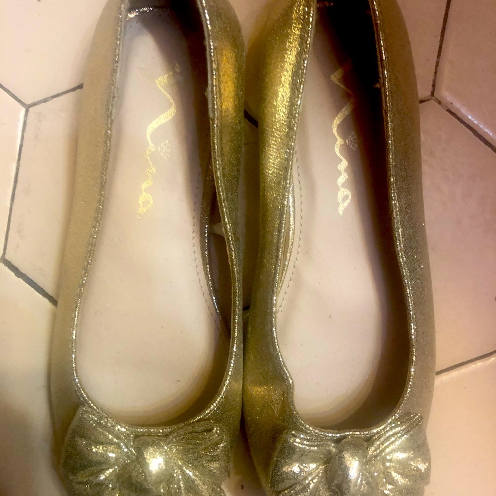 Girls Nina Gold bow shoes - size 13